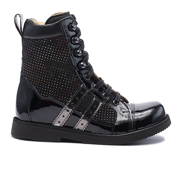 014 Black patent leather
